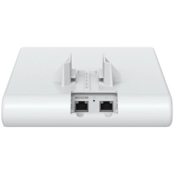 Ubiquiti U6-Mesh-Pro-EU Indoor/outdoor WiFi 6 AP with 4 spatial streams, an integrated super antenna, and a gigabit passthrough 