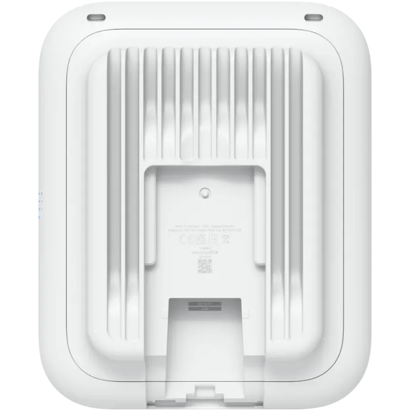Ubiquiti U7-Outdoor All-weather WiFi 7 AP with 4 spatial streams, an integrated directional super antenna, and versatile mountin